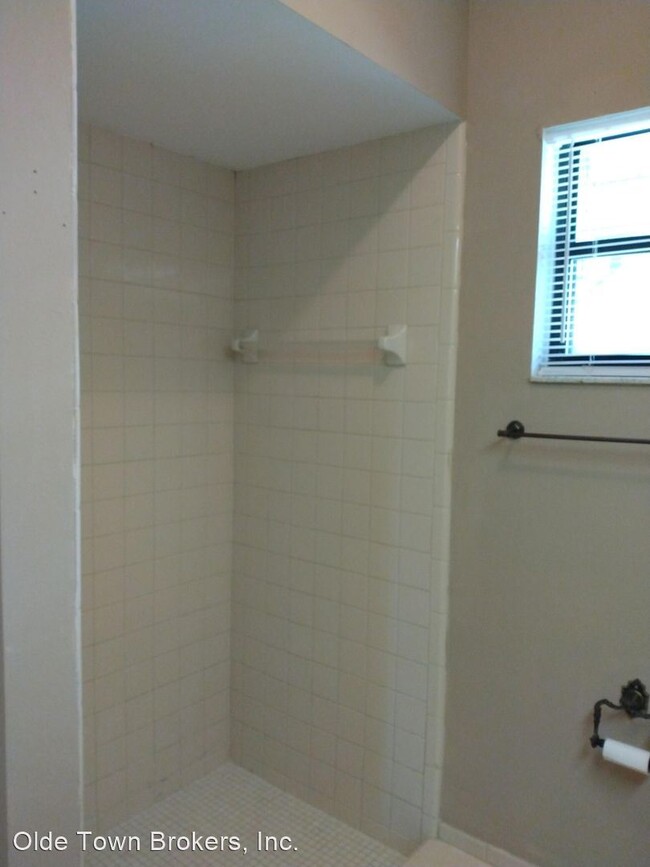 Building Photo - 3 br, 3 bath House - 606 E Orange Street