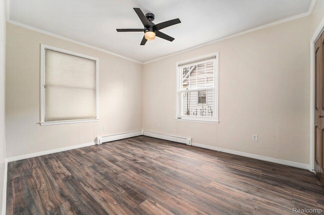 Building Photo - 2716 Van Alstyne St