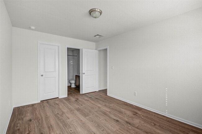 Building Photo - 416 Magnolia Ln