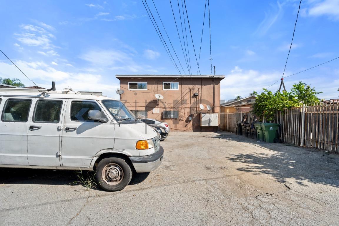 Building Photo - Unit 1
