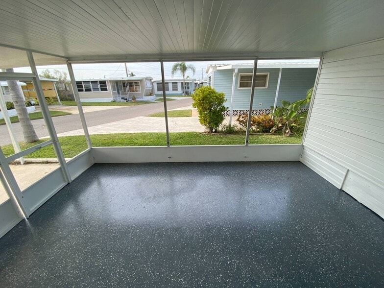 Building Photo - 12 Shoreland Dr