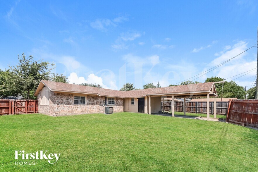 Building Photo - 1600 Judy Dr