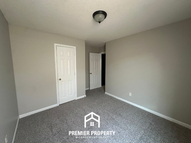 Building Photo - 1116 Sunstar Dr