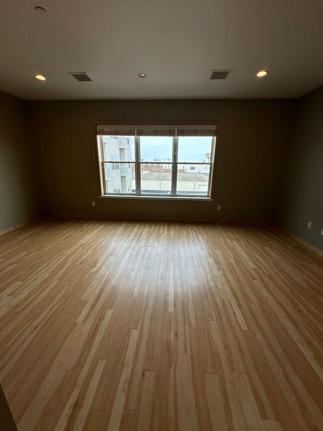 Interior Photo - The Marks