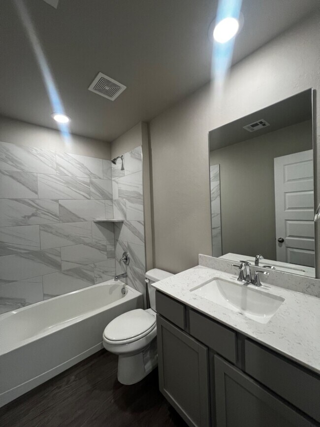 Building Photo - 2765 Alice Wy