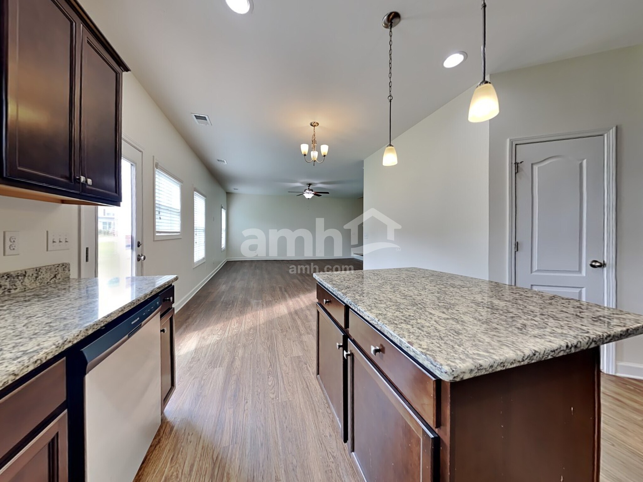 Building Photo - 531 Lateleaf Dr