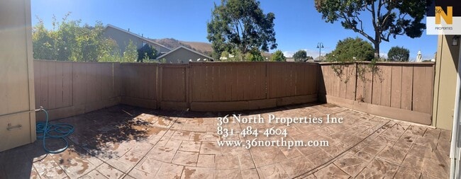 Building Photo - Remodeled 3 bed/2 bath Sunny Creekside Condo Available!