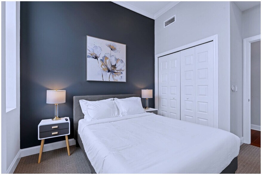 Building Photo - 1421 N 5th St