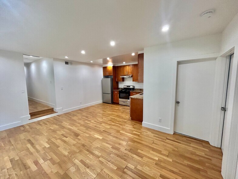 Building Photo - 1381 Revere Ave