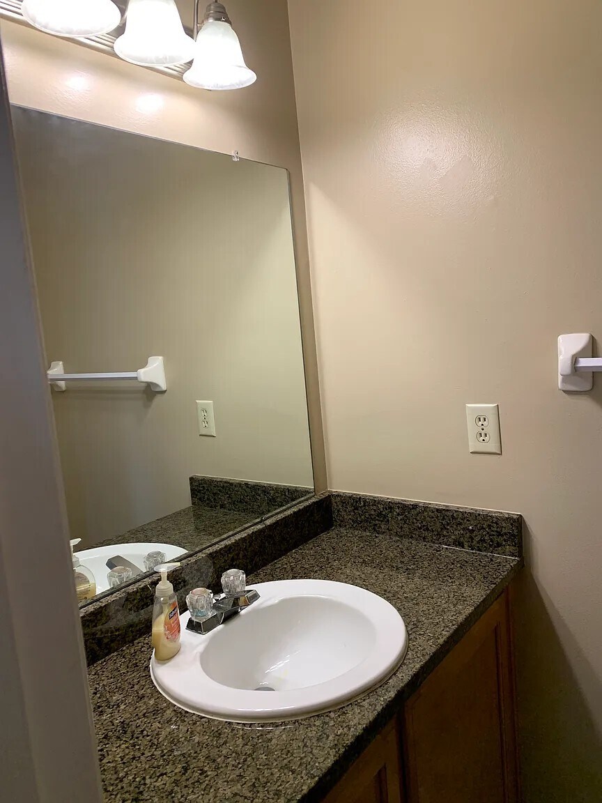 Building Photo - 1264 Michigan Ave