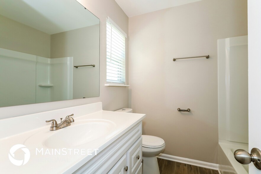 Building Photo - 6061 Acadian Woods Dr