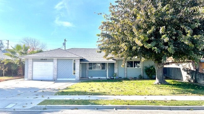 Building Photo - 1940 N Woodridge Way