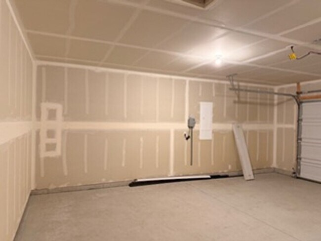 Building Photo - 12037 N Lennon Ln