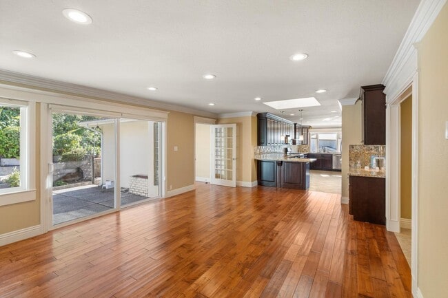 Building Photo - 2726 El Prado Rd