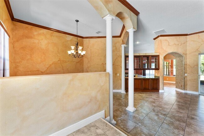 Building Photo - 614 Vintage Way