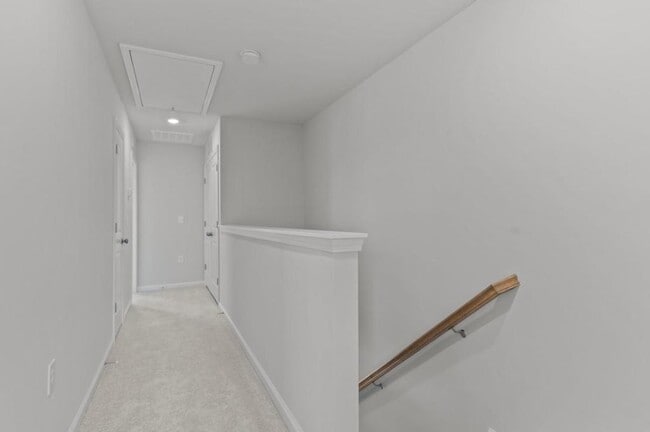 Building Photo - 720 Gimari Dr