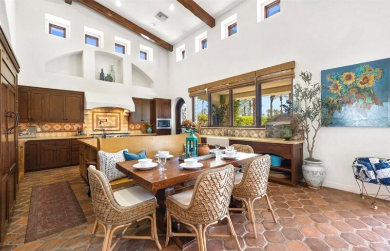 Building Photo - 56145 Village Dr