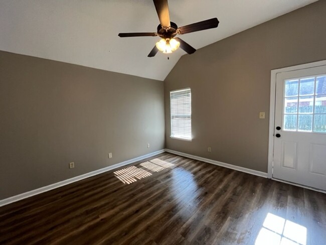 Building Photo - Renovated 3 Bedroom 2 Bath Home for Rent!!!