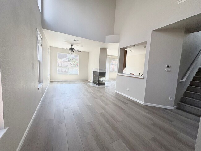 Building Photo - 3 Bedroom In Brentwood