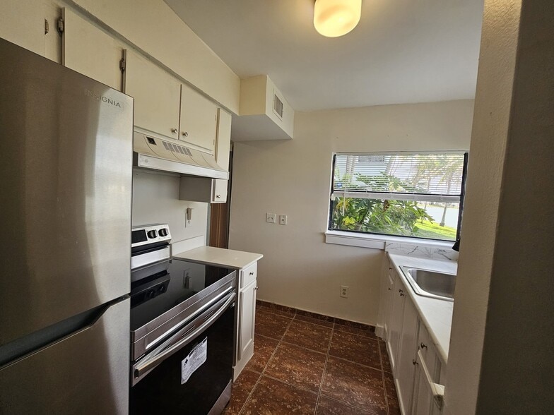 Building Photo - 1041 Jefferson Dr