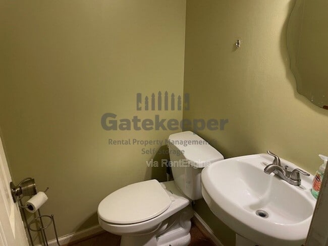 Building Photo - 102 Cypress Ct