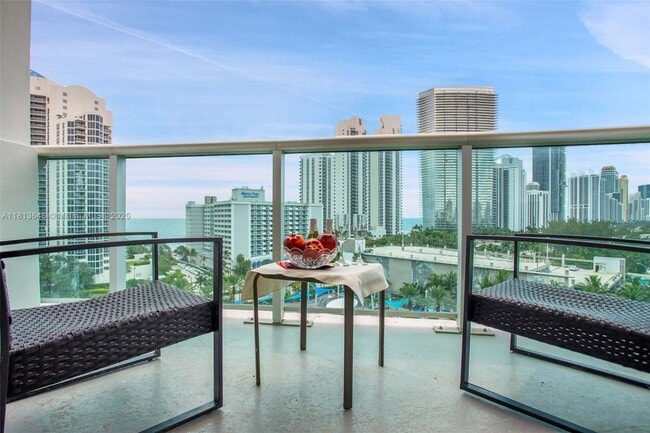 Primary Photo - 19370 Collins Ave