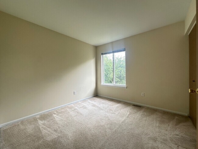 Building Photo - 21258 Cascade Ct