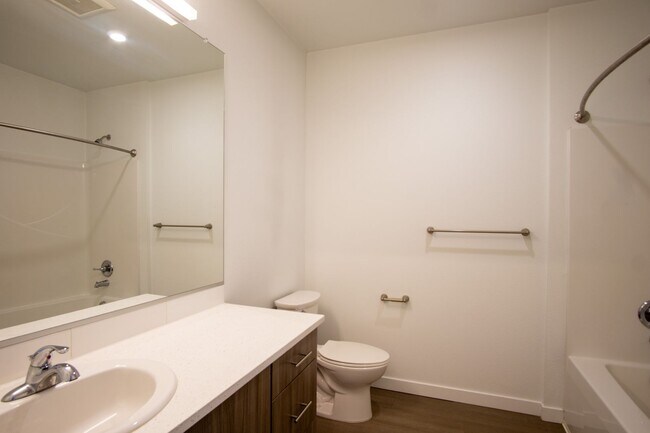 Building Photo - Modern & Sleek 1Bdr w/Floor-to-Ceiling Windows + Pet OK!