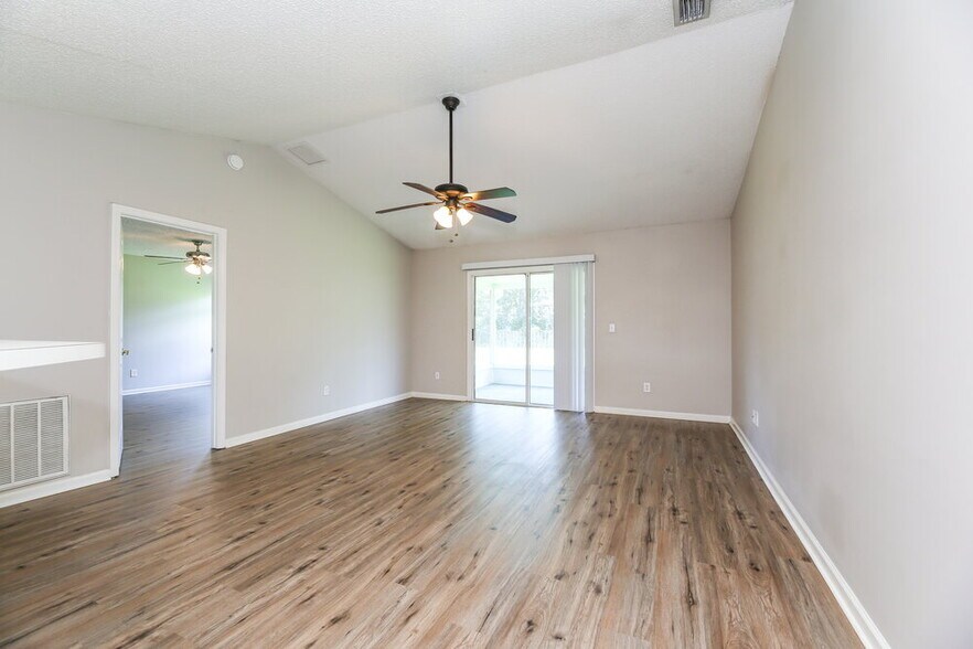 Building Photo - 3518 Brangus Ct