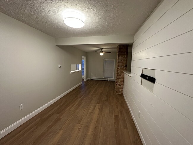 Building Photo - Charming 2-Bedroom Apartment in Portland's East End!