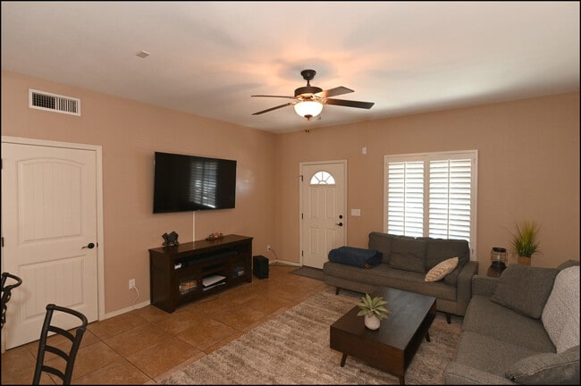 Building Photo - 14365 Valley Light Ct