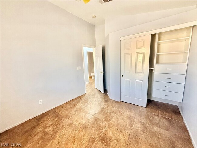 Building Photo - 1212 Diamond Valley St