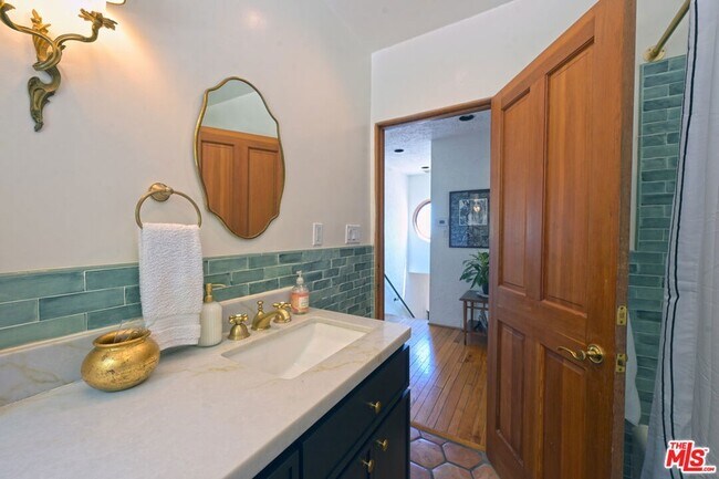 Building Photo - 6855 Los Altos Pl