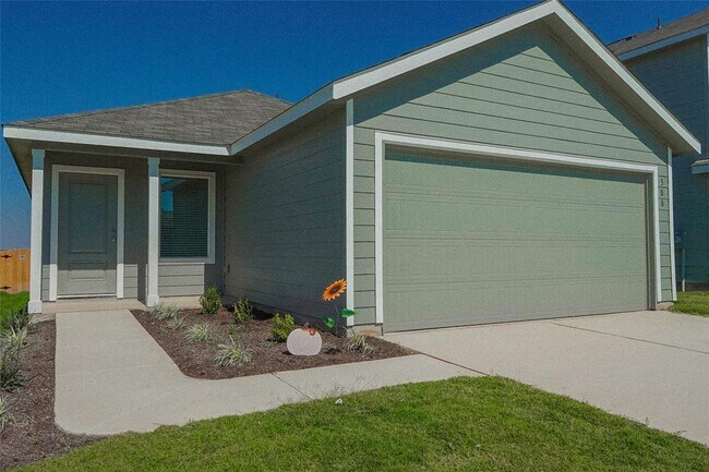 Building Photo - 308 Cowpoke Dr