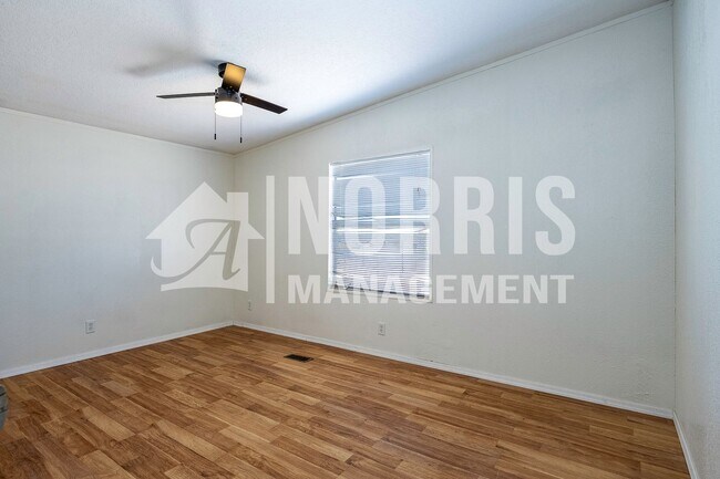Building Photo - 9960 S Niehaus Rd