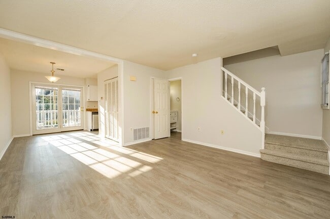 Building Photo - 19 Clipper Ct