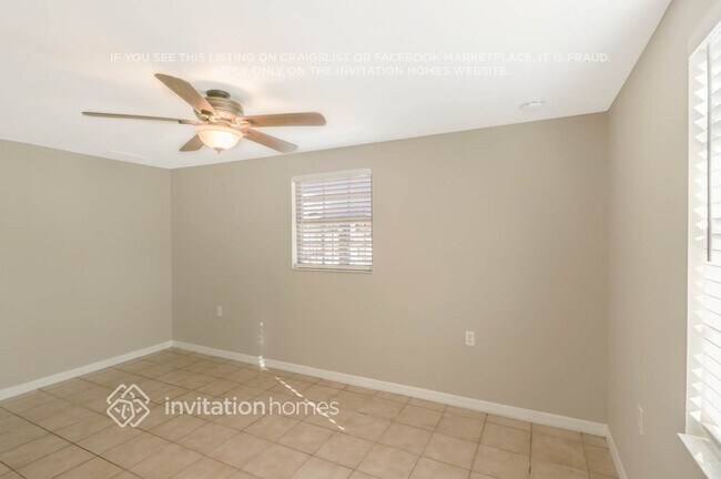 Building Photo - 10824 Oakdale Ave