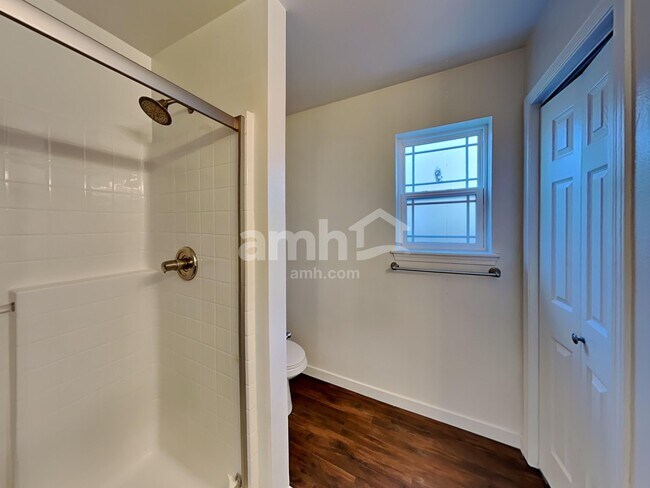 Building Photo - 10415 Red Fern Ct SE