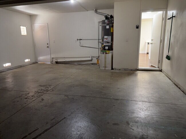 Building Photo - 1037 Milestone Ave