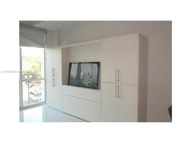 Building Photo - 244 Biscayne Blvd