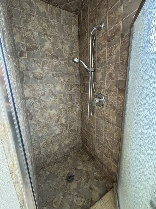 Building Photo - Corner lot La Mirada home!