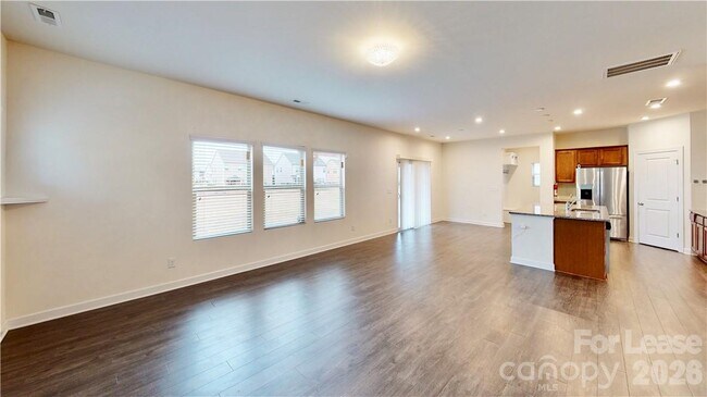 Building Photo - 4500 Collingham Dr