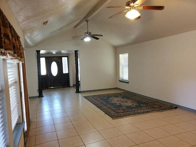Building Photo - 6831 Stoney River Dr