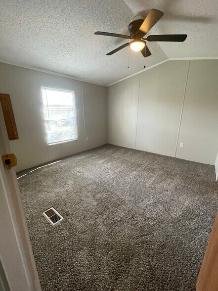 Building Photo - 18 Bellwood Dr