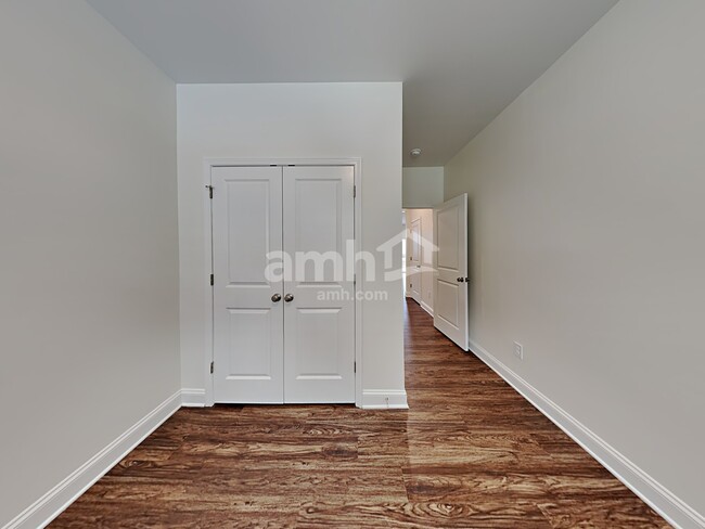 Building Photo - 3250 Oakfields Rd