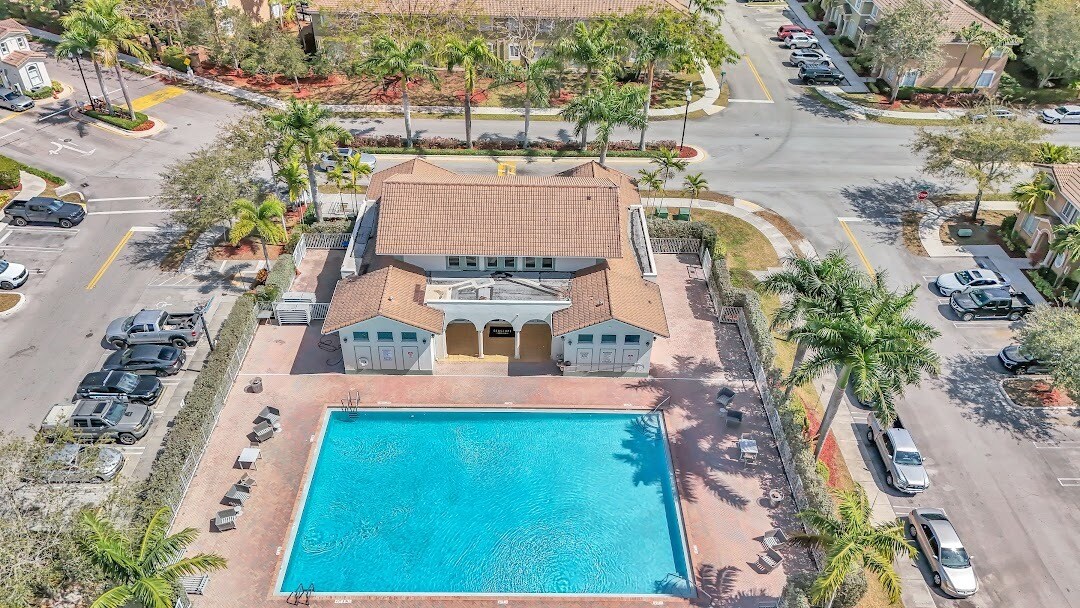 Building Photo - 2342 SE 10th St