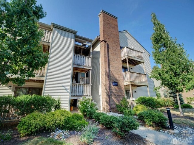 Primary Photo - 1513 Ravens Crest Dr