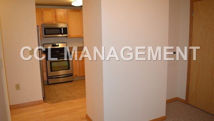 Building Photo - 333 W Mifflin St