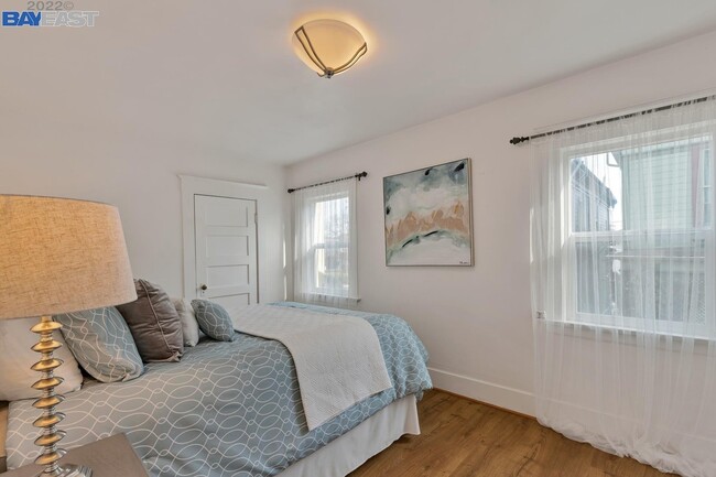 Building Photo - 541 Foothill Blvd