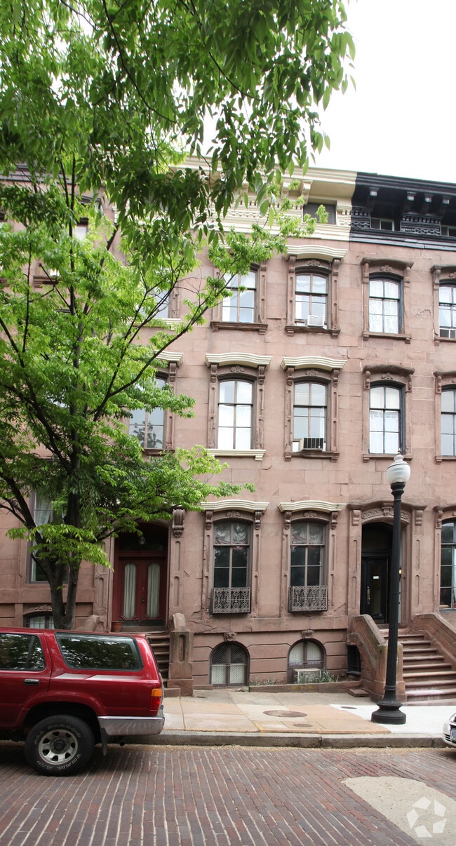 Building Photo - 22 E Mount Vernon Pl